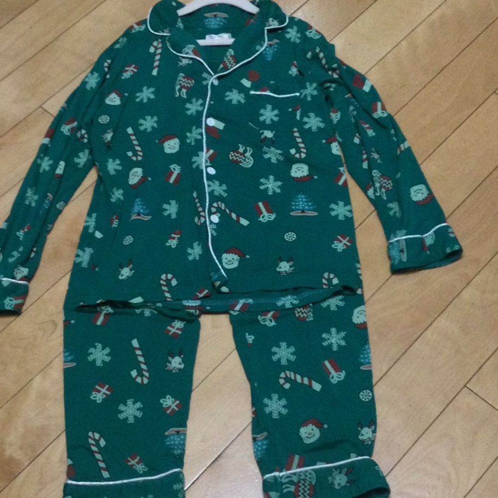 SWOMOG Long Sleeve Youth M Like New Pajamas Unisex